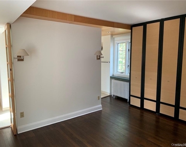 18 Chestnut Avenue - Photo Thumbnail 9