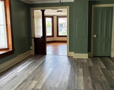 44 S Perry Street - Photo Thumbnail 12