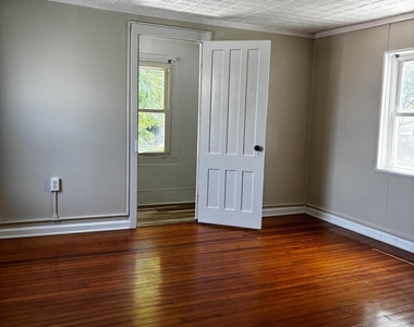 44 S Perry Street - Photo Thumbnail 7