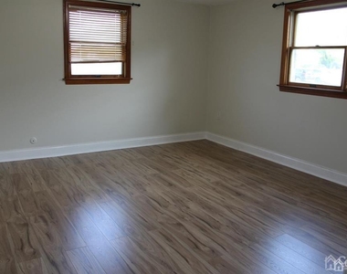 218 Nicholson Avenue - Photo Thumbnail 27