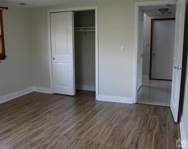 218 Nicholson Avenue - Photo Thumbnail 23