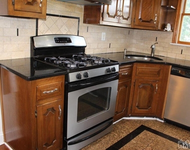 218 Nicholson Avenue - Photo Thumbnail 5