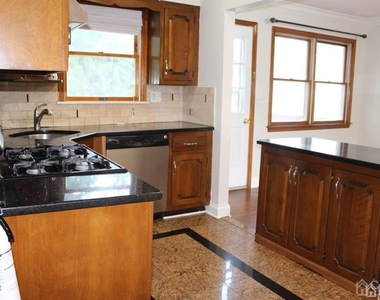218 Nicholson Avenue - Photo Thumbnail 9