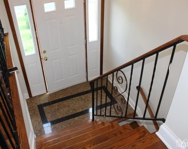 218 Nicholson Avenue - Photo Thumbnail 2