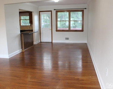 218 Nicholson Avenue - Photo Thumbnail 8