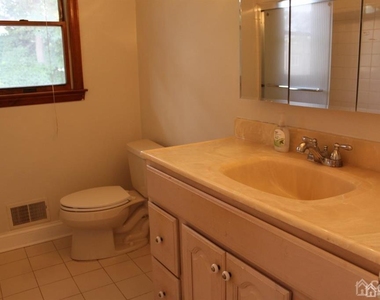 218 Nicholson Avenue - Photo Thumbnail 11