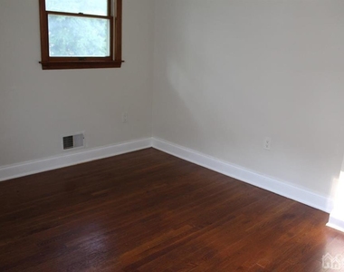 218 Nicholson Avenue - Photo Thumbnail 16