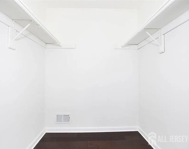 155 Darwin Lane - Photo Thumbnail 2