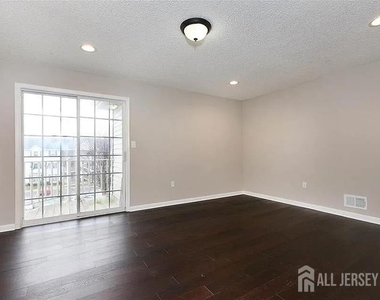 155 Darwin Lane - Photo Thumbnail 1