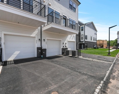 206 Lyla Lane - Photo Thumbnail 17