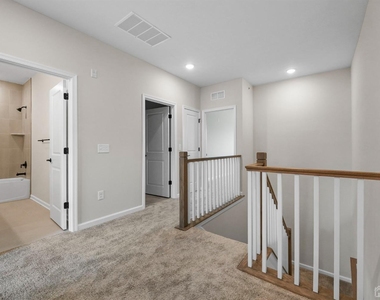 206 Lyla Lane - Photo Thumbnail 8