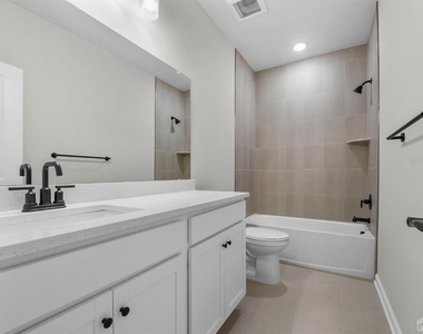 206 Lyla Lane - Photo Thumbnail 9