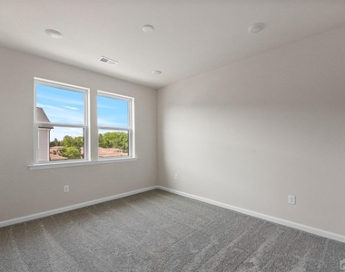 206 Lyla Lane - Photo Thumbnail 11