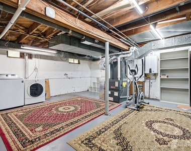 264 E George Place E - Photo Thumbnail 22