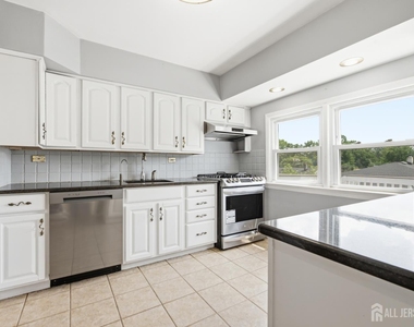 264 E George Place E - Photo Thumbnail 5