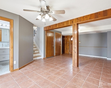 264 E George Place E - Photo Thumbnail 20