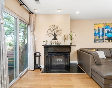 31-d Chicopee Drive - Photo Thumbnail 9