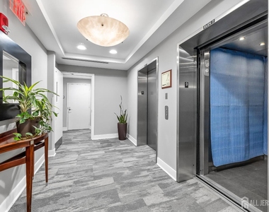 20 Livingston Avenue - Photo Thumbnail 6