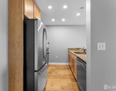 20 Livingston Avenue - Photo Thumbnail 11