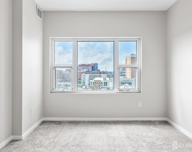 20 Livingston Avenue - Photo Thumbnail 7