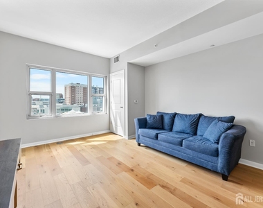 20 Livingston Avenue - Photo Thumbnail 23