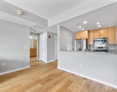 20 Livingston Avenue - Photo Thumbnail 18