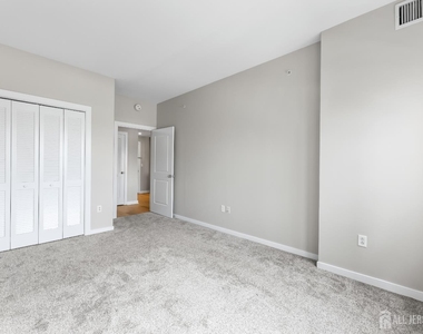 20 Livingston Avenue - Photo Thumbnail 25