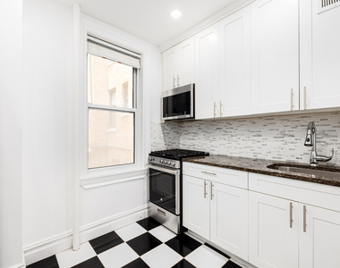 25 W 64th Street - Photo Thumbnail 1