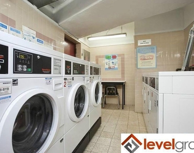 152 E 35th Street - Photo Thumbnail 8