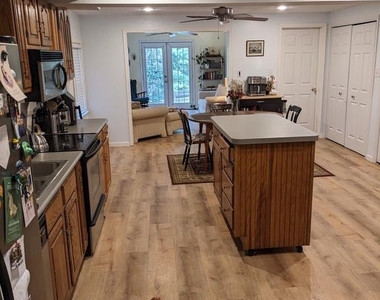 164 Ashley Drive - Photo Thumbnail 8