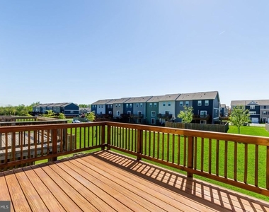 172 Drexel Court - Photo Thumbnail 6