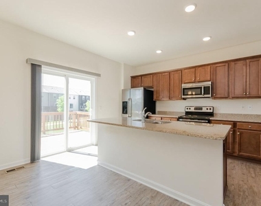 172 Drexel Court - Photo Thumbnail 18