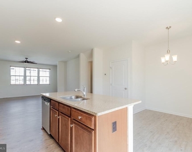 172 Drexel Court - Photo Thumbnail 21