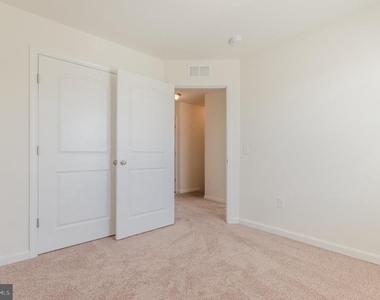 172 Drexel Court - Photo Thumbnail 45