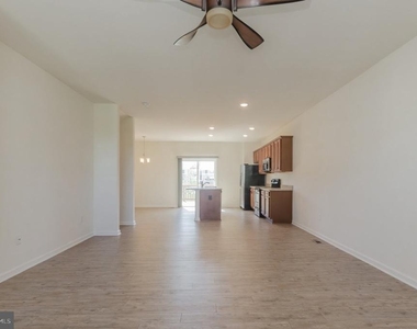 172 Drexel Court - Photo Thumbnail 28