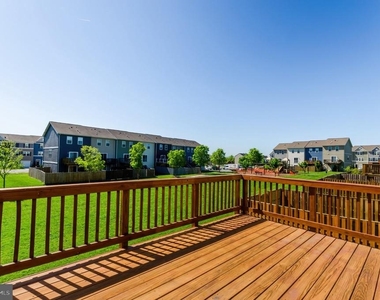 172 Drexel Court - Photo Thumbnail 9