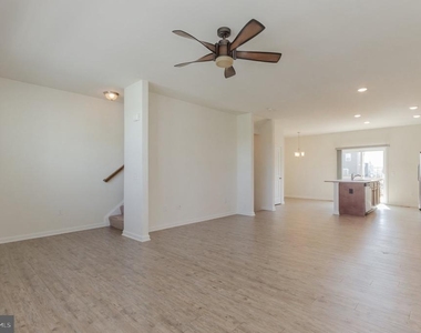 172 Drexel Court - Photo Thumbnail 27