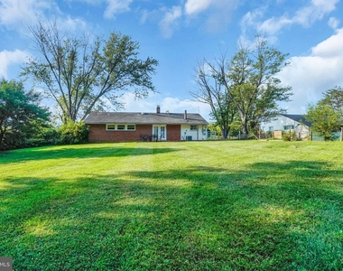 13209 Thornton Drive - Photo Thumbnail 4