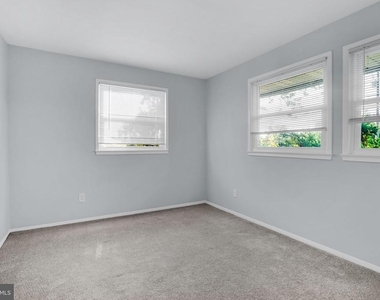13209 Thornton Drive - Photo Thumbnail 11