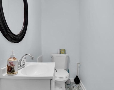 13209 Thornton Drive - Photo Thumbnail 10