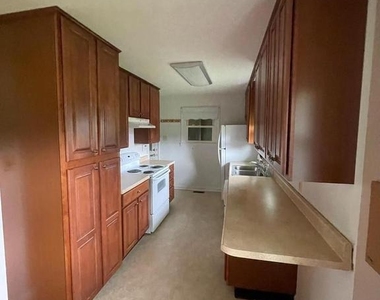 14606 Bristow Road - Photo Thumbnail 2