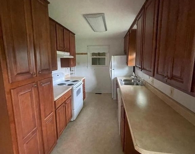 14606 Bristow Road - Photo Thumbnail 3