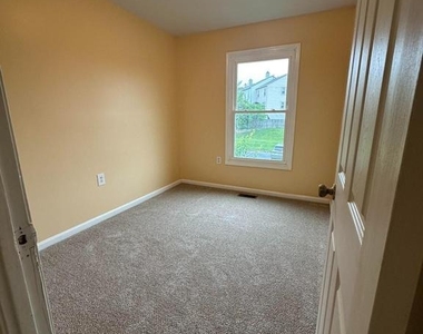 10465 Dylan Place - Photo Thumbnail 9