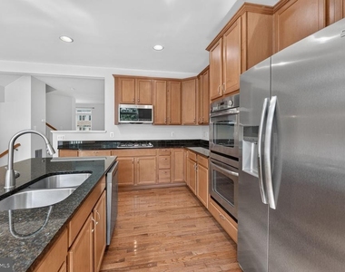 2293 Merseyside Drive - Photo Thumbnail 9