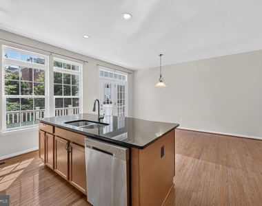 2293 Merseyside Drive - Photo Thumbnail 10