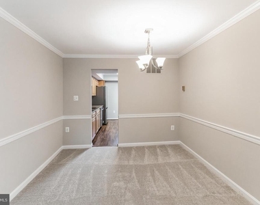 5335 Lake Cove Court - Photo Thumbnail 6