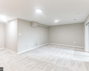 5335 Lake Cove Court - Photo Thumbnail 25
