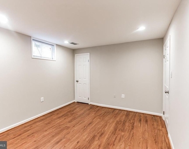 5335 Lake Cove Court - Photo Thumbnail 24