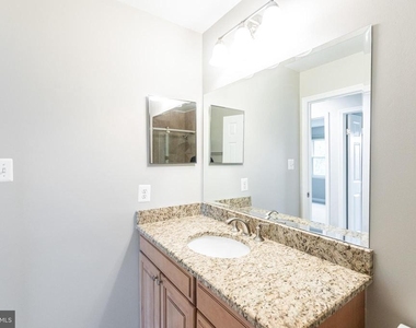 5335 Lake Cove Court - Photo Thumbnail 20