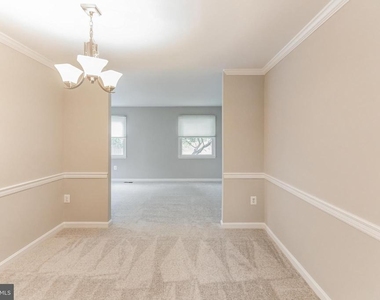 5335 Lake Cove Court - Photo Thumbnail 5